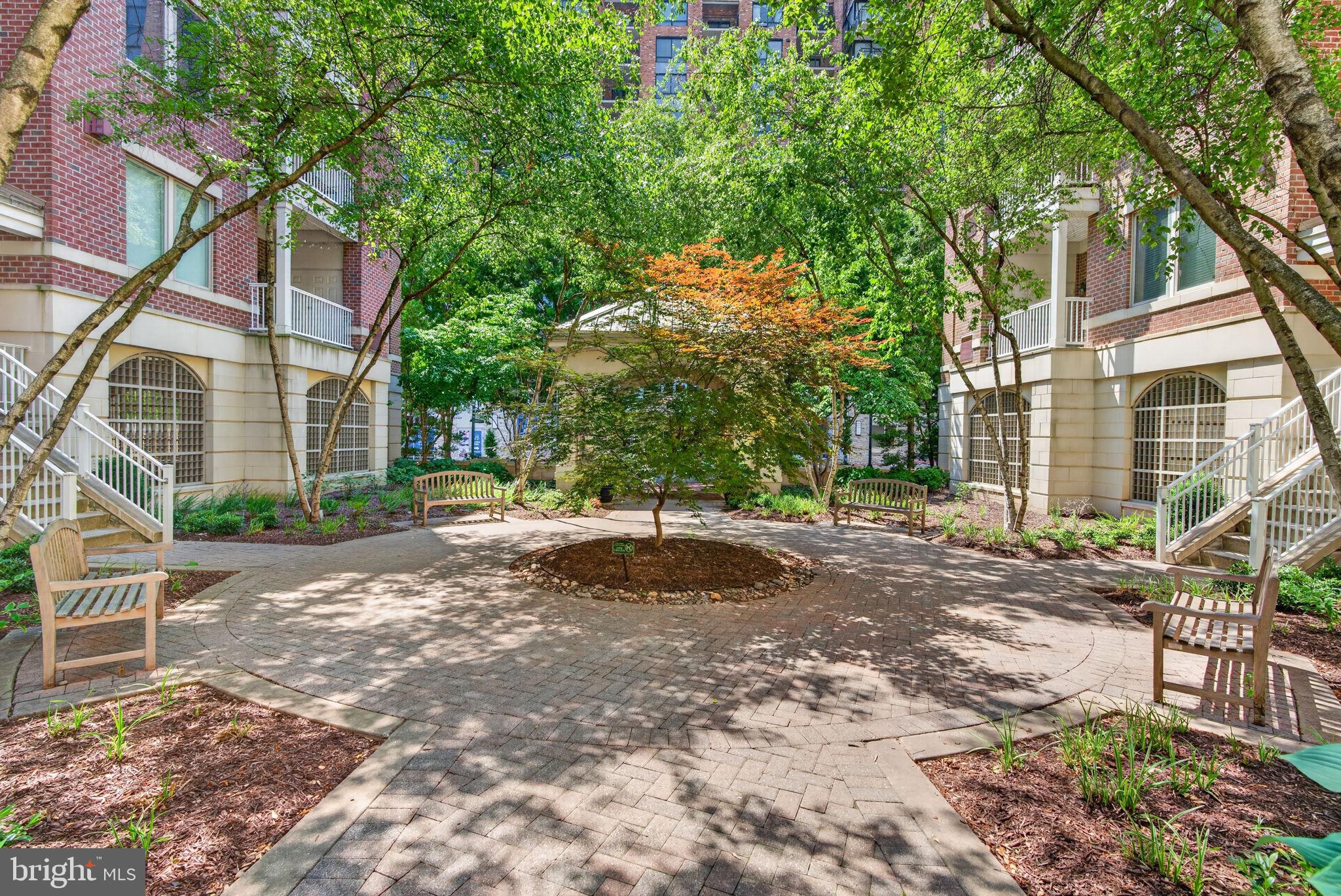 LAKESIDE TOWN CENTRE CONDOMINIUM - Residential