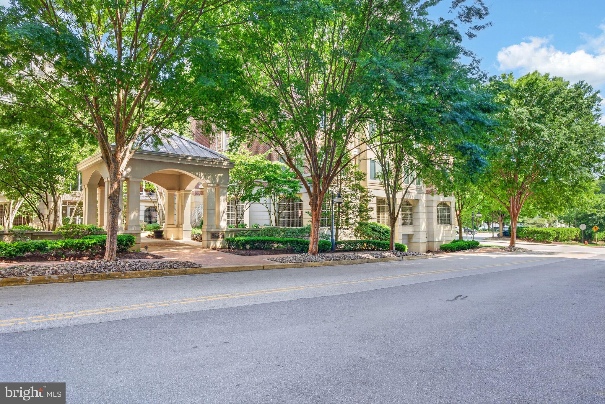 LAKESIDE TOWN CENTRE CONDOMINIUM - Residential