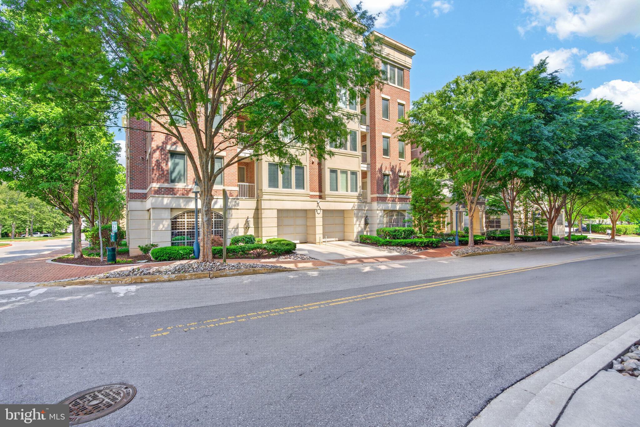 LAKESIDE TOWN CENTRE CONDOMINIUM - Residential
