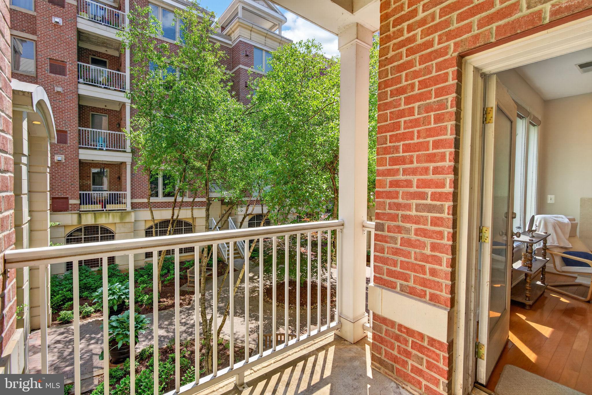 LAKESIDE TOWN CENTRE CONDOMINIUM - Residential