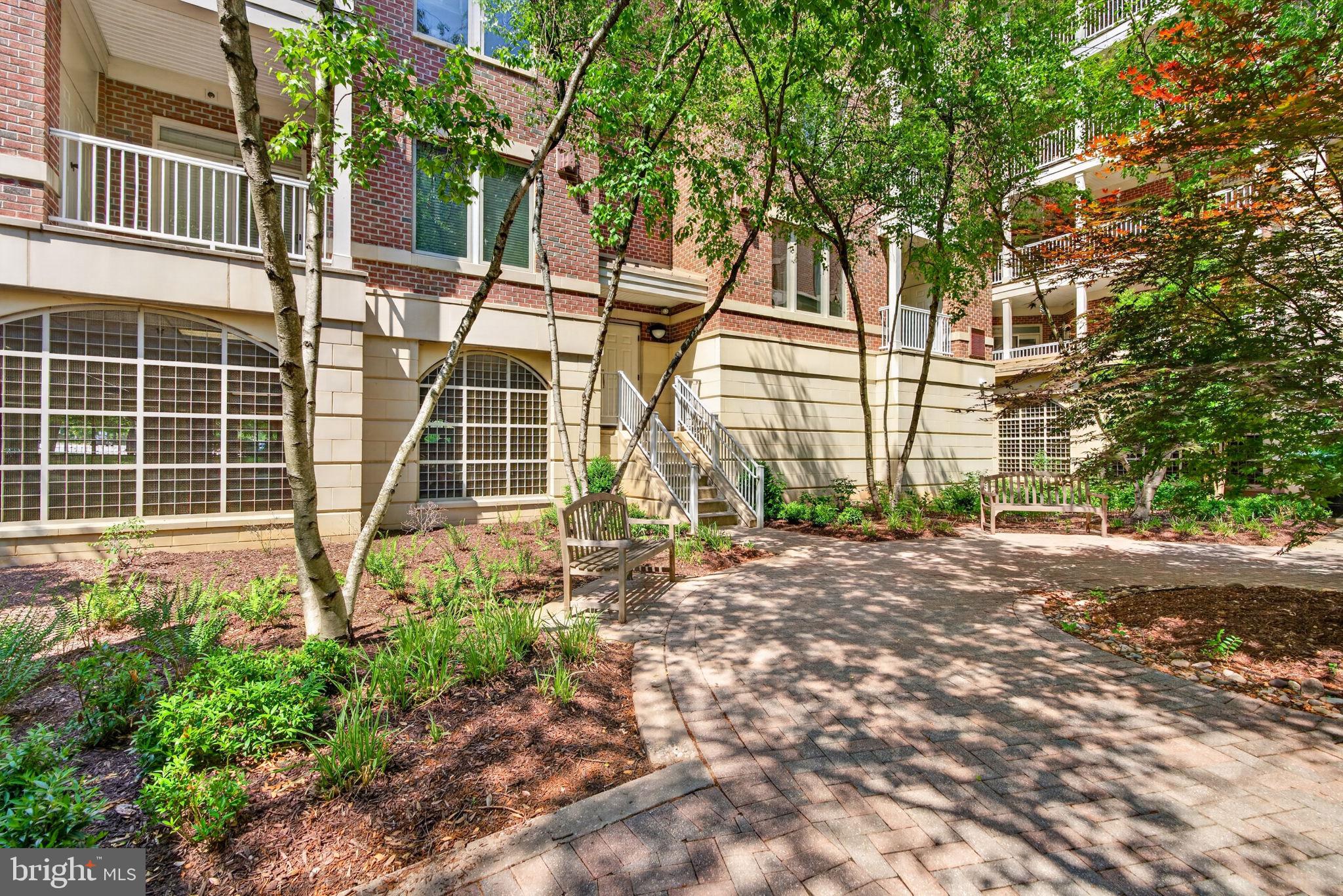 LAKESIDE TOWN CENTRE CONDOMINIUM - Residential