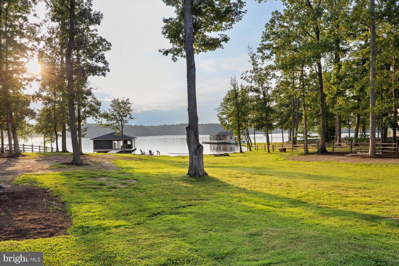 NOAHS LANDING - Residential