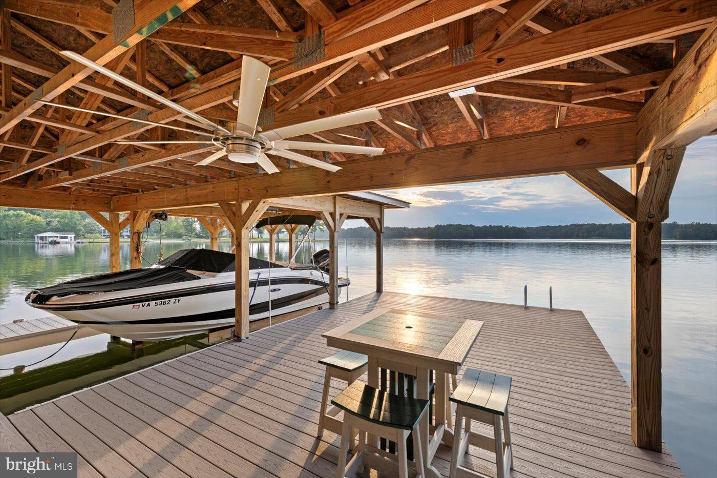 NOAHS LANDING - Residential