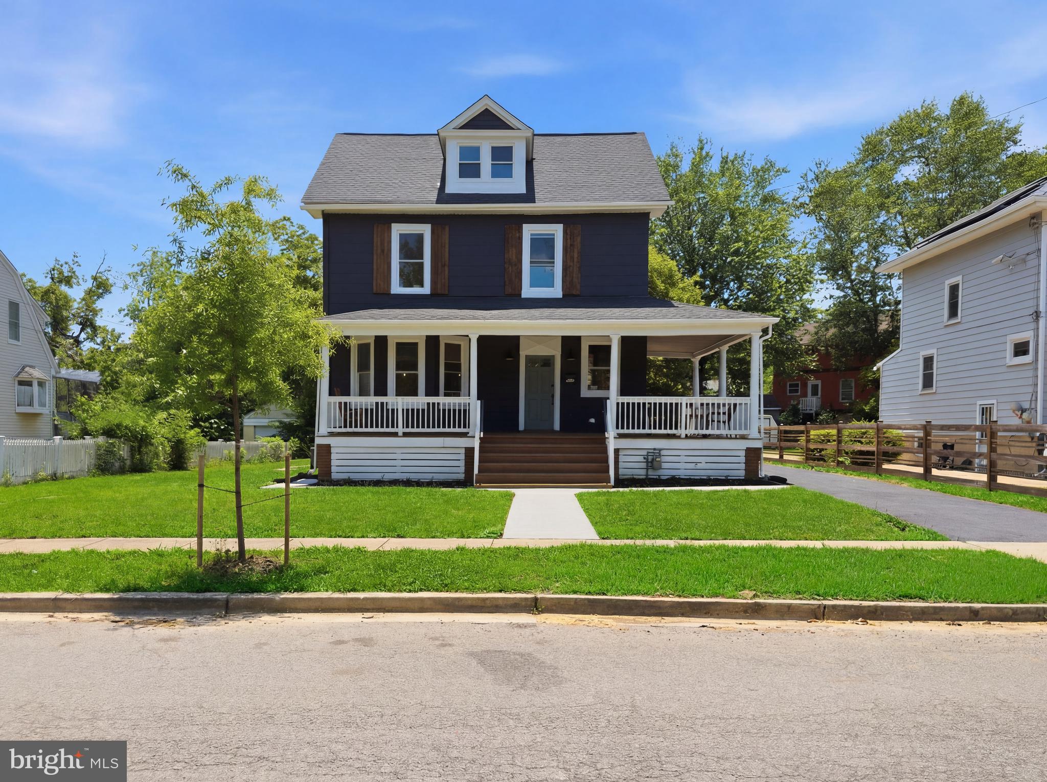 RIVERDALE - Residential
