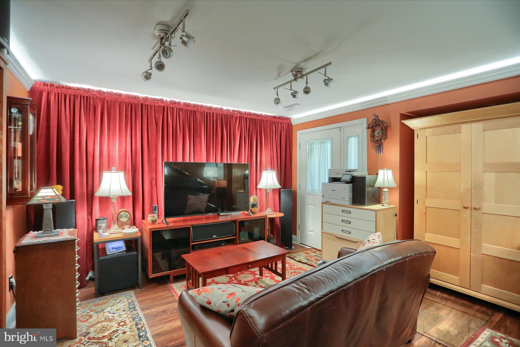 VILLAGES OF HOMELAND - Residential