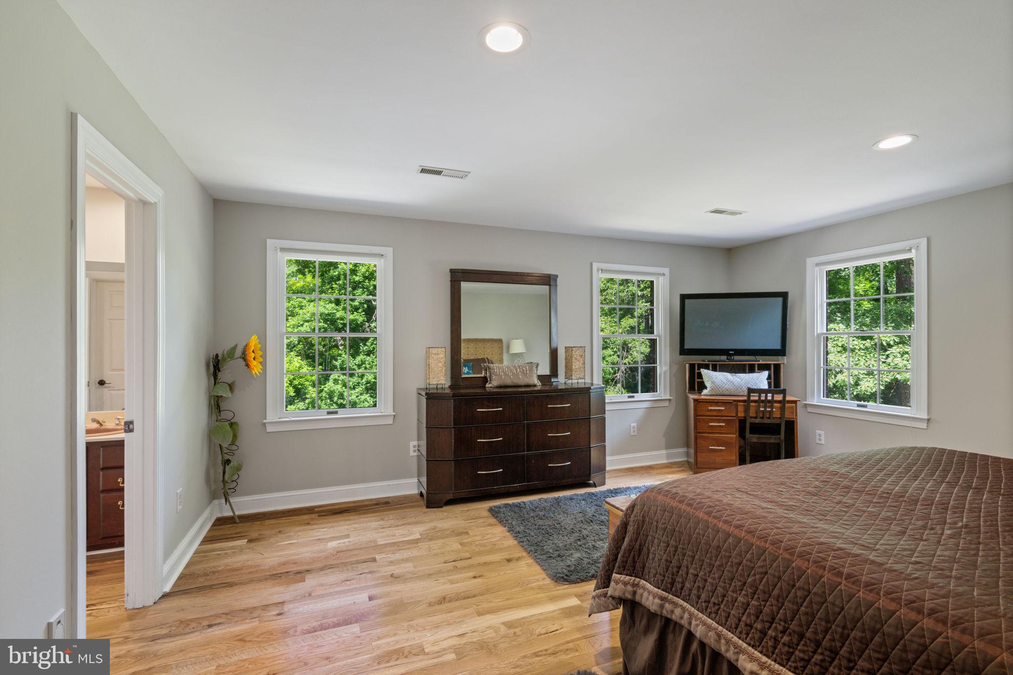 THE TOWNES AT RED OAK - Residential