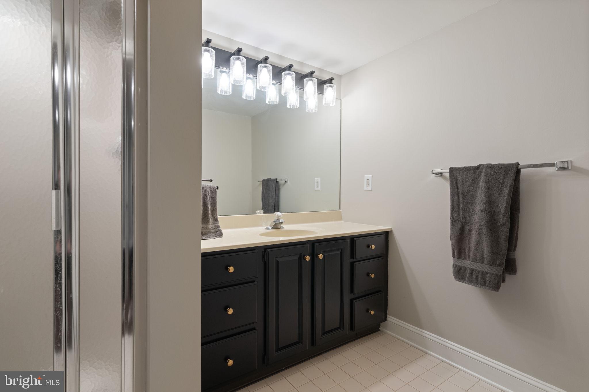 THE TOWNES AT RED OAK - Residential