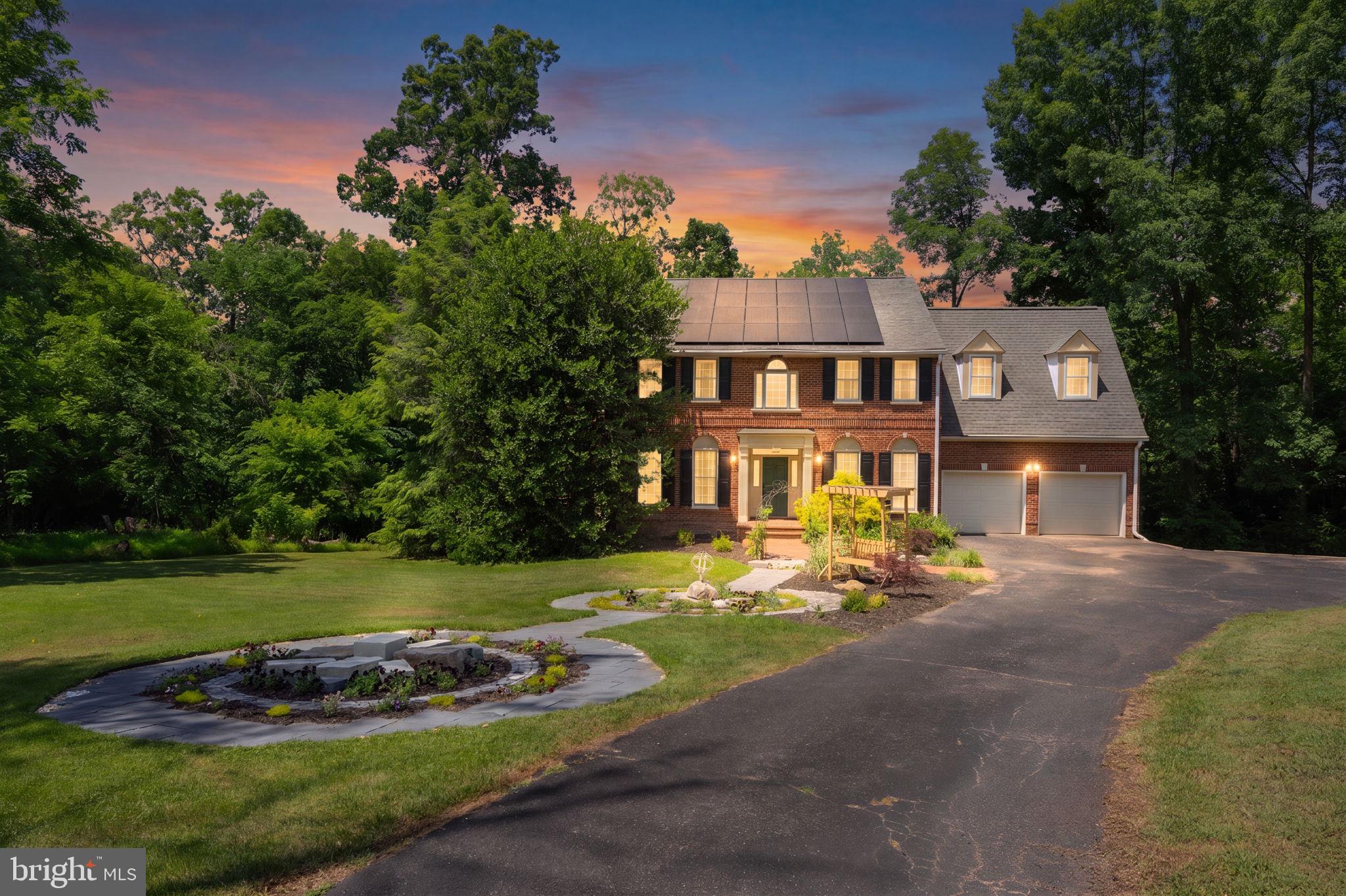 THE TOWNES AT RED OAK - Residential
