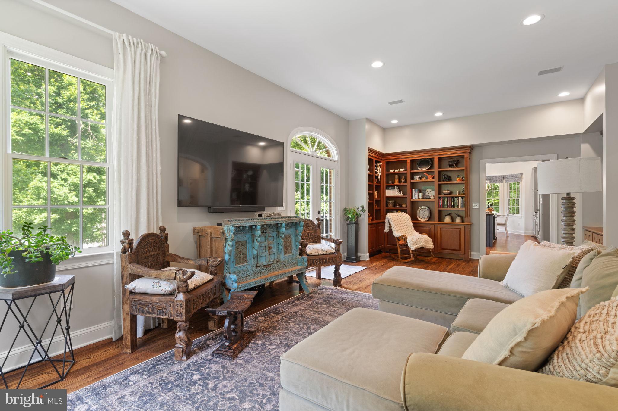 THE TOWNES AT RED OAK - Residential