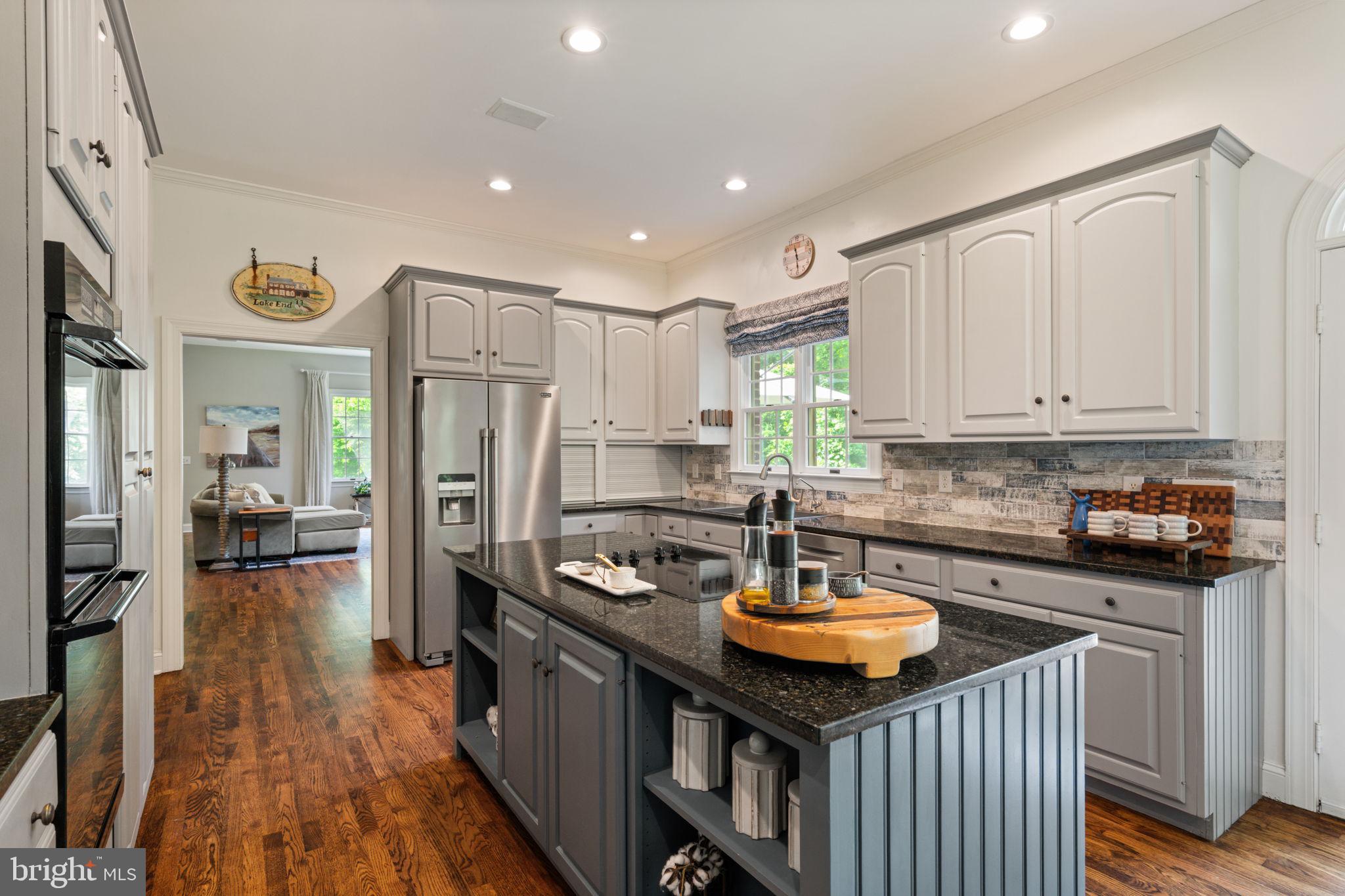 THE TOWNES AT RED OAK - Residential