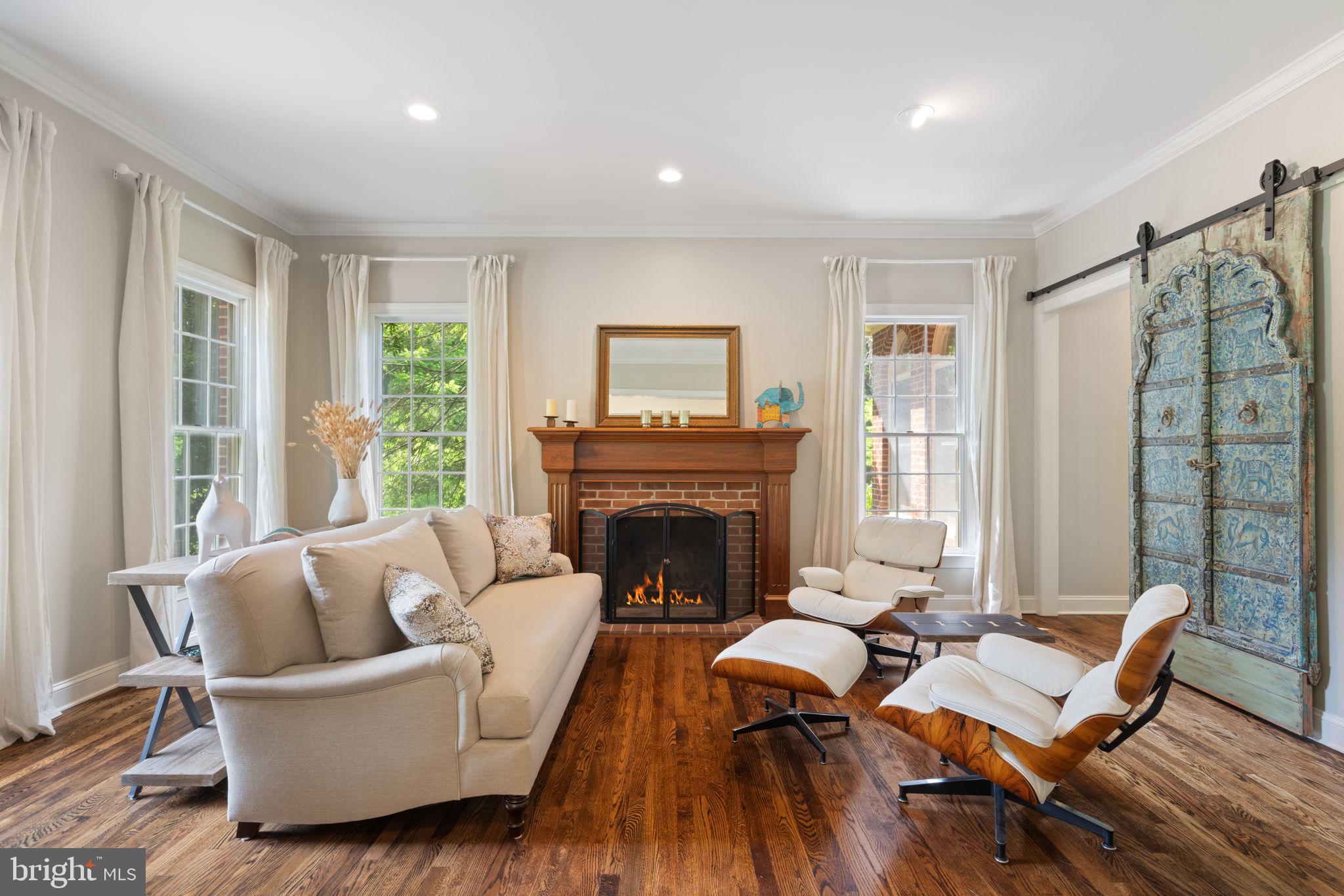 THE TOWNES AT RED OAK - Residential