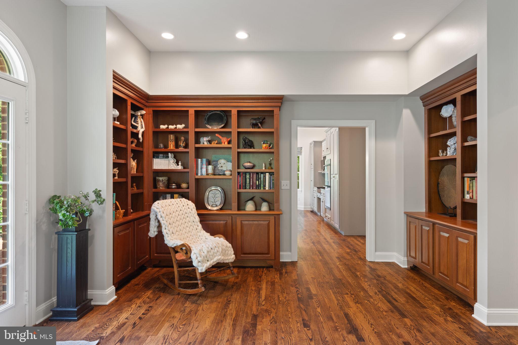 THE TOWNES AT RED OAK - Residential