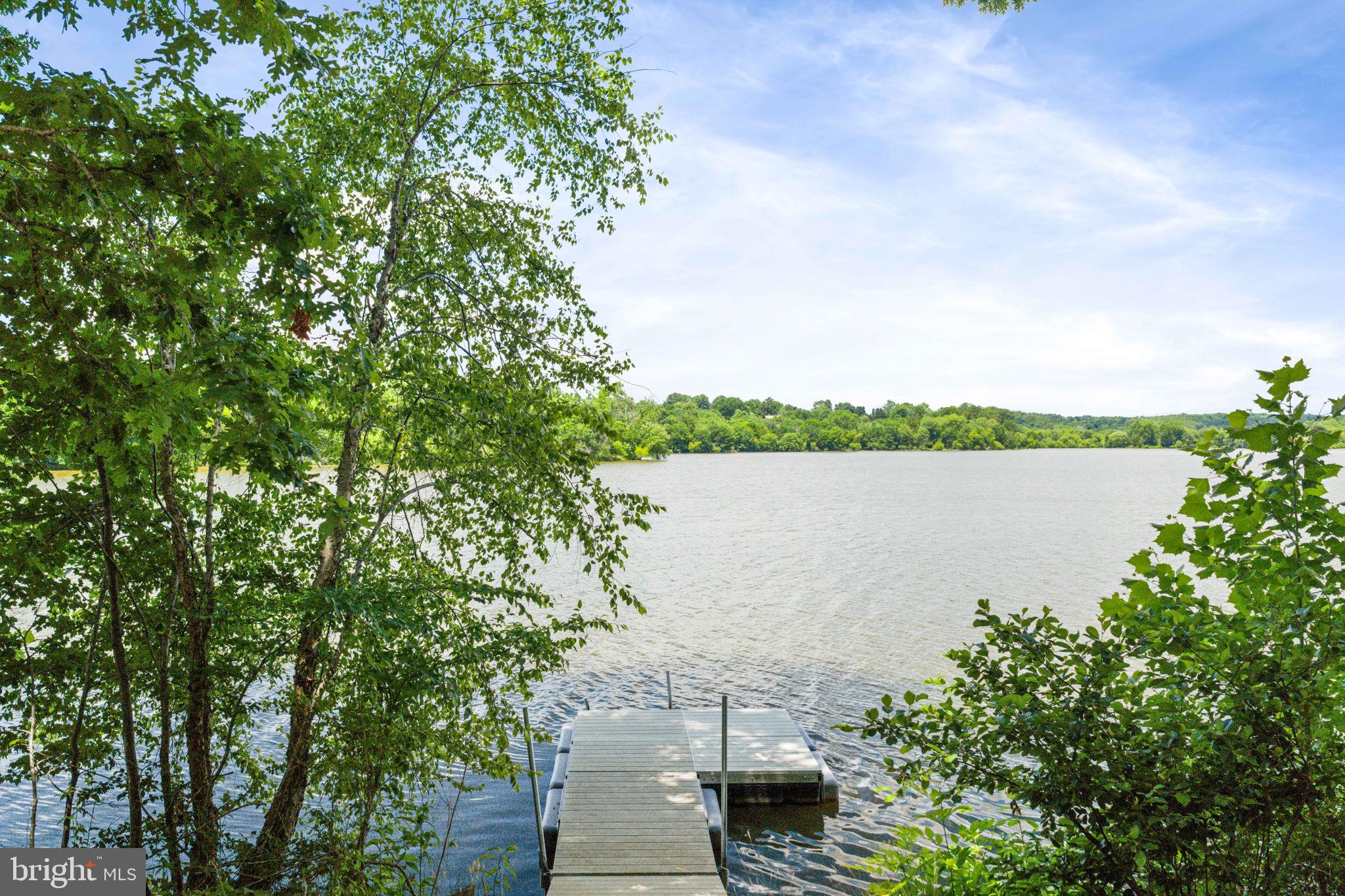 THE TOWNES AT RED OAK - Residential