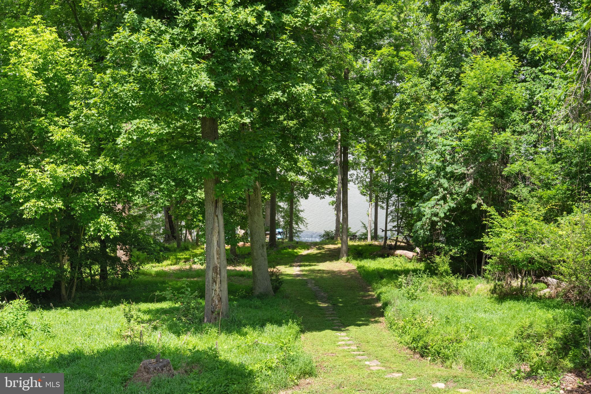 THE TOWNES AT RED OAK - Residential