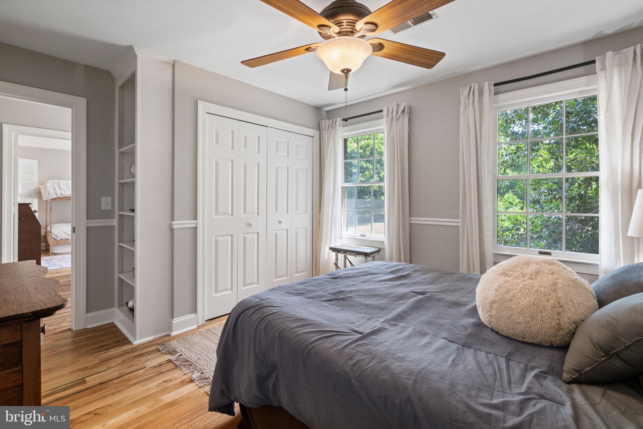 THE TOWNES AT RED OAK - Residential