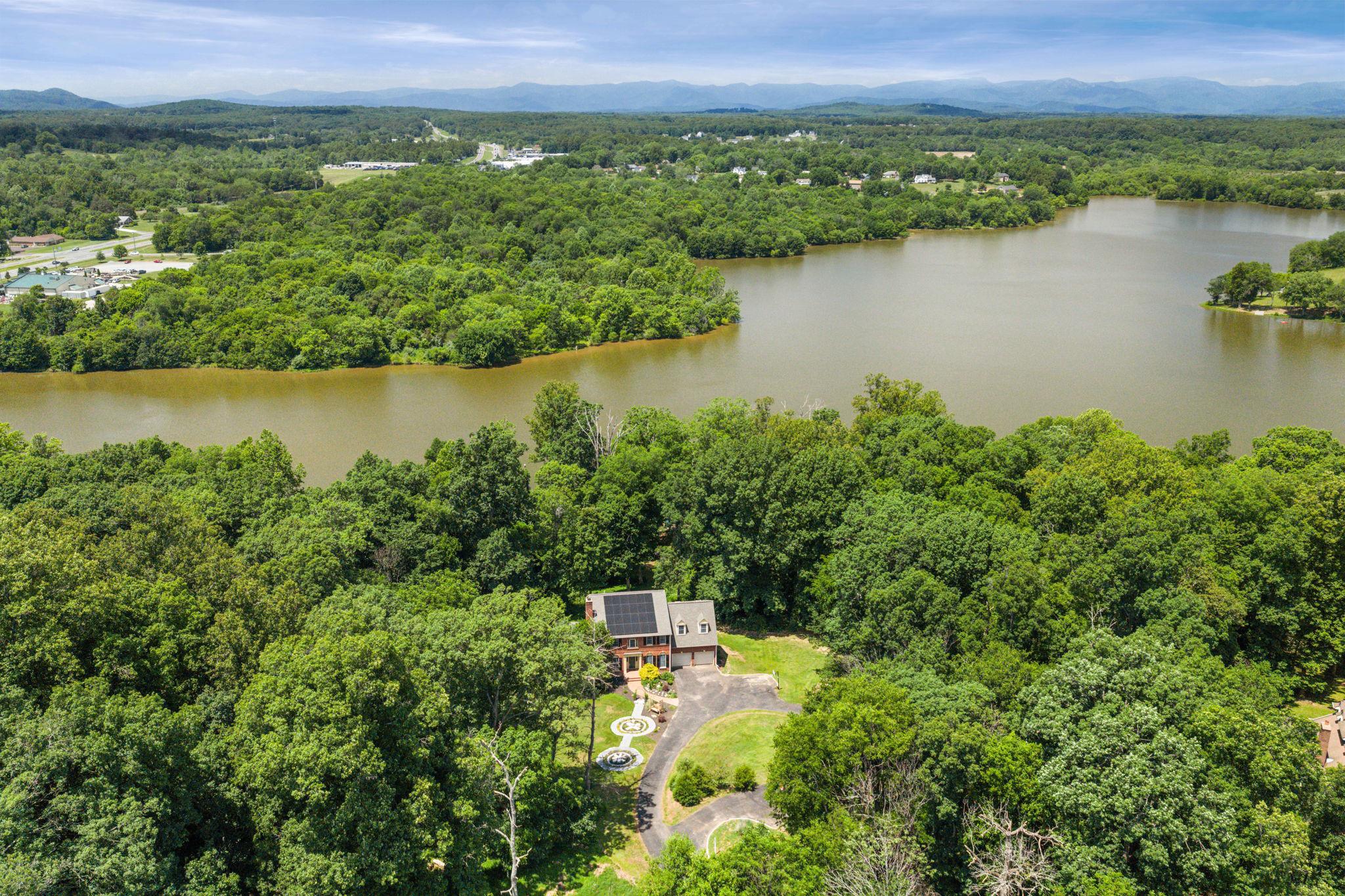 THE TOWNES AT RED OAK - Residential