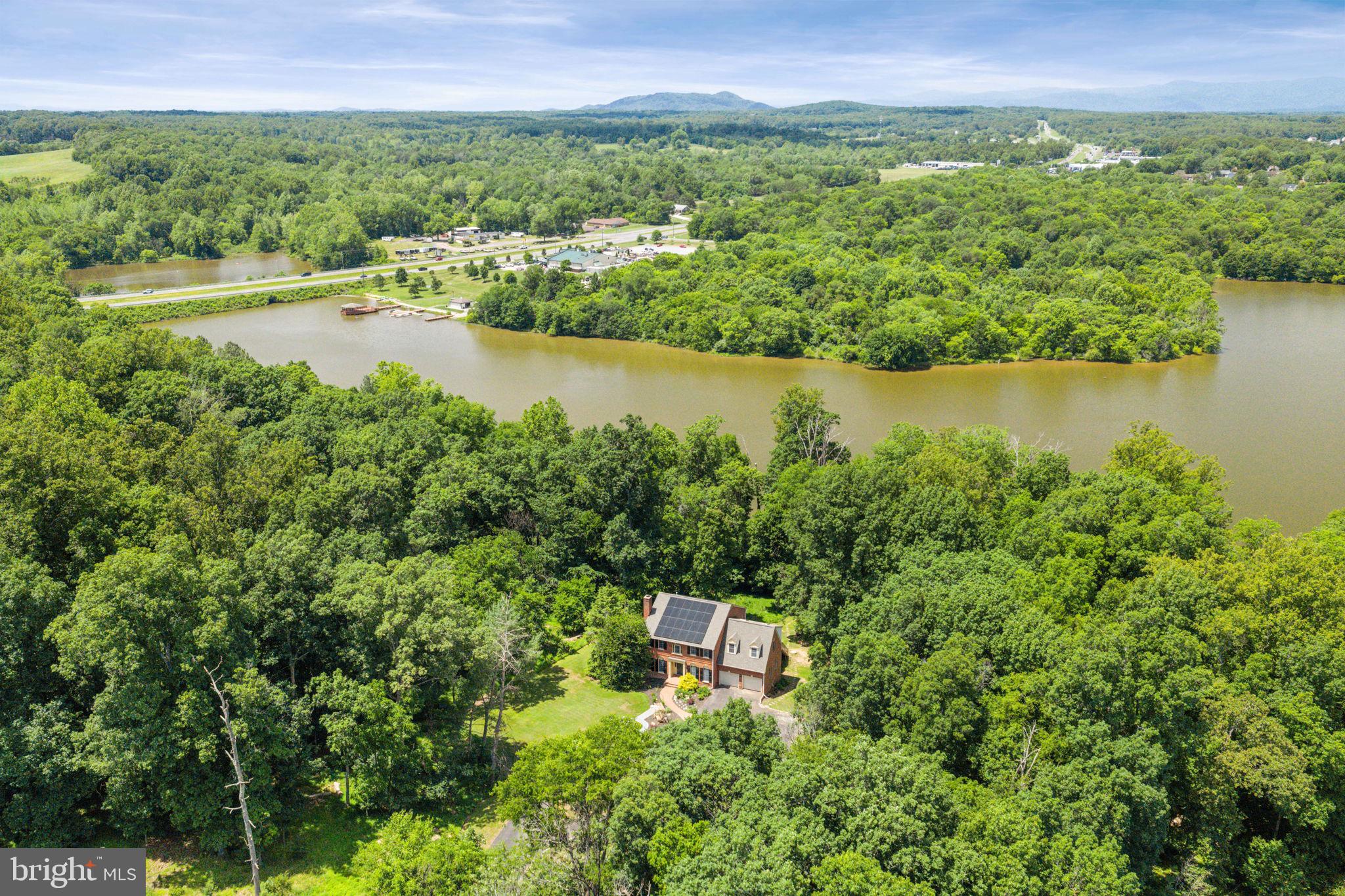 THE TOWNES AT RED OAK - Residential