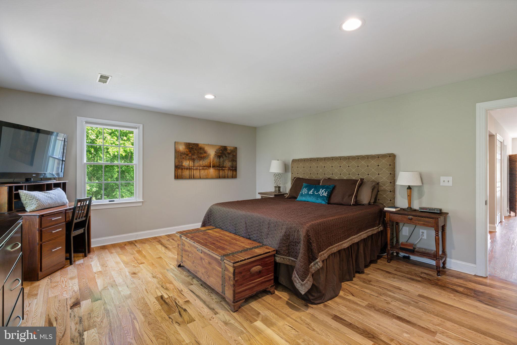 THE TOWNES AT RED OAK - Residential