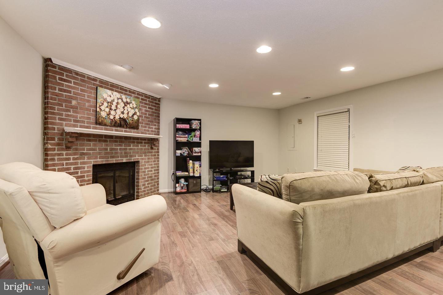 CROWNLEIGH - Residential
