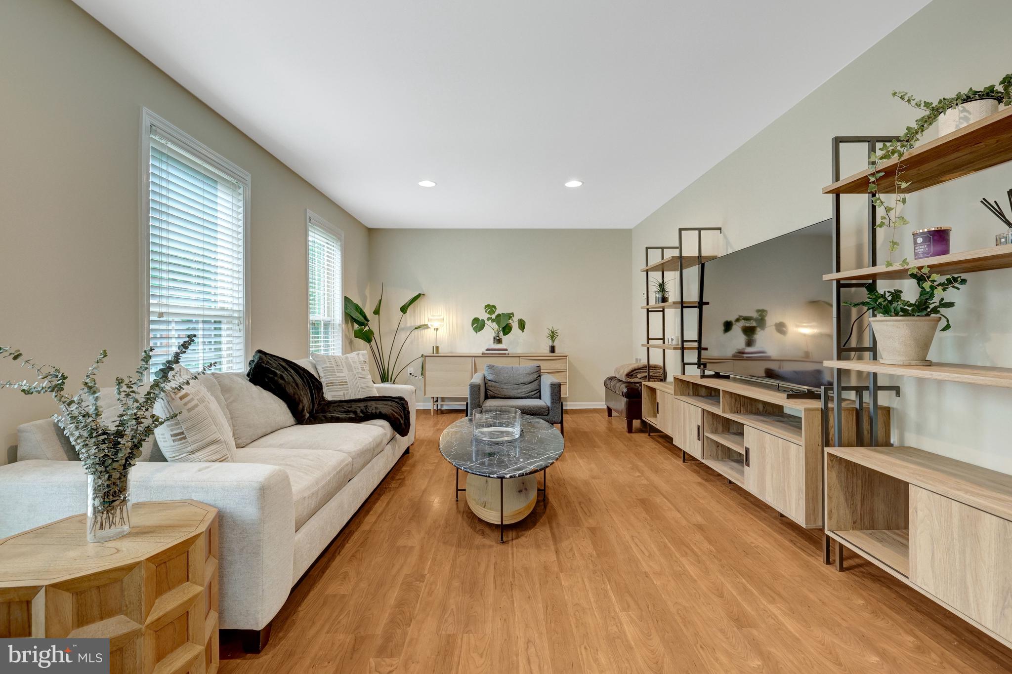 CROWNLEIGH - Residential