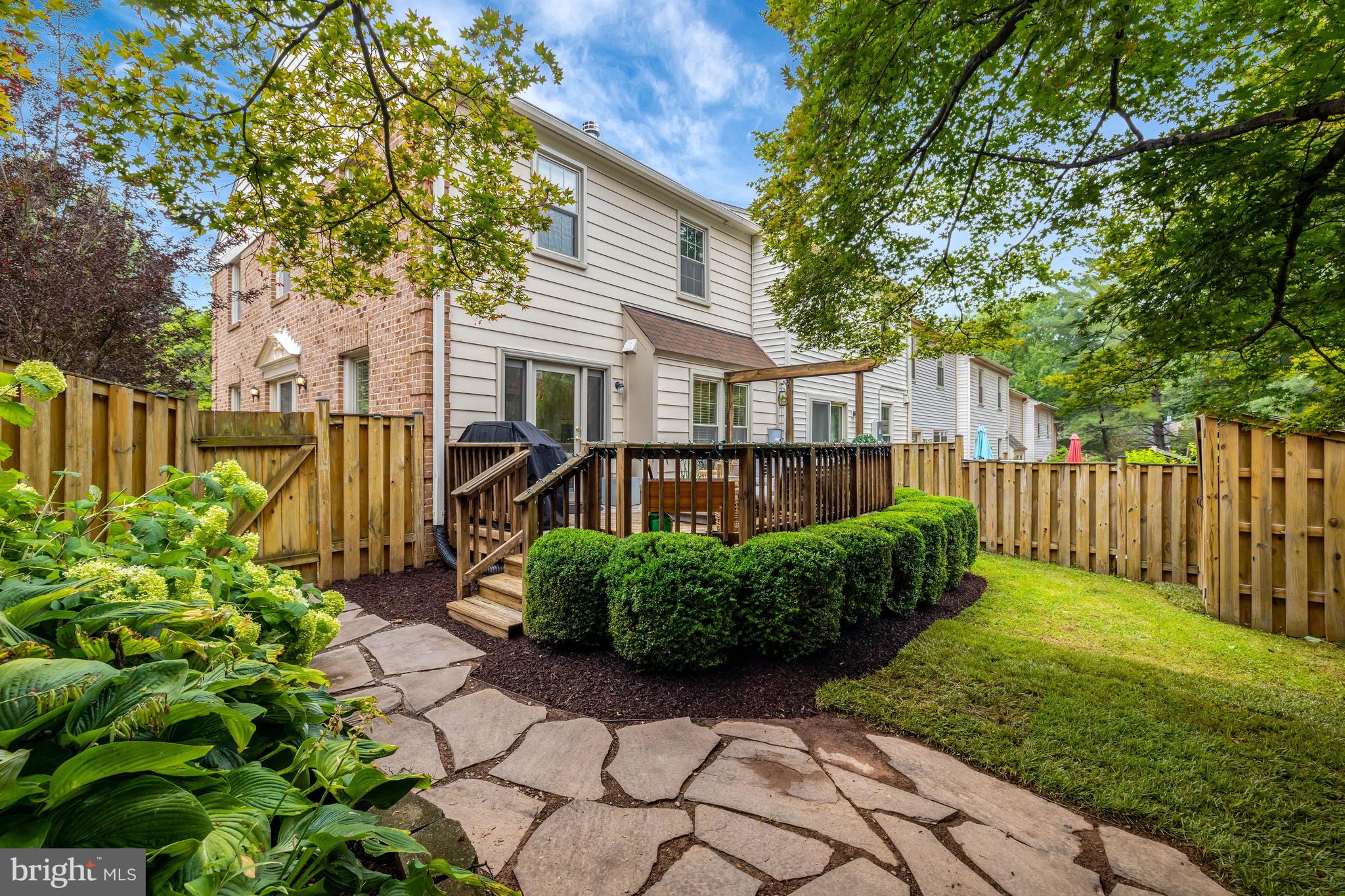 CROWNLEIGH - Residential