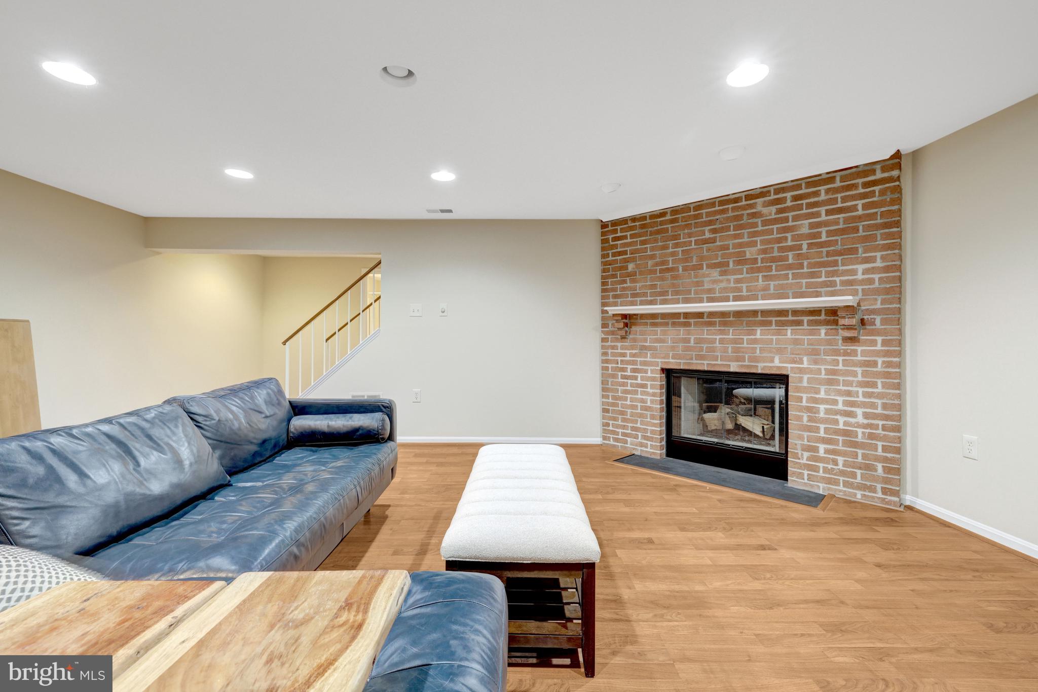 CROWNLEIGH - Residential