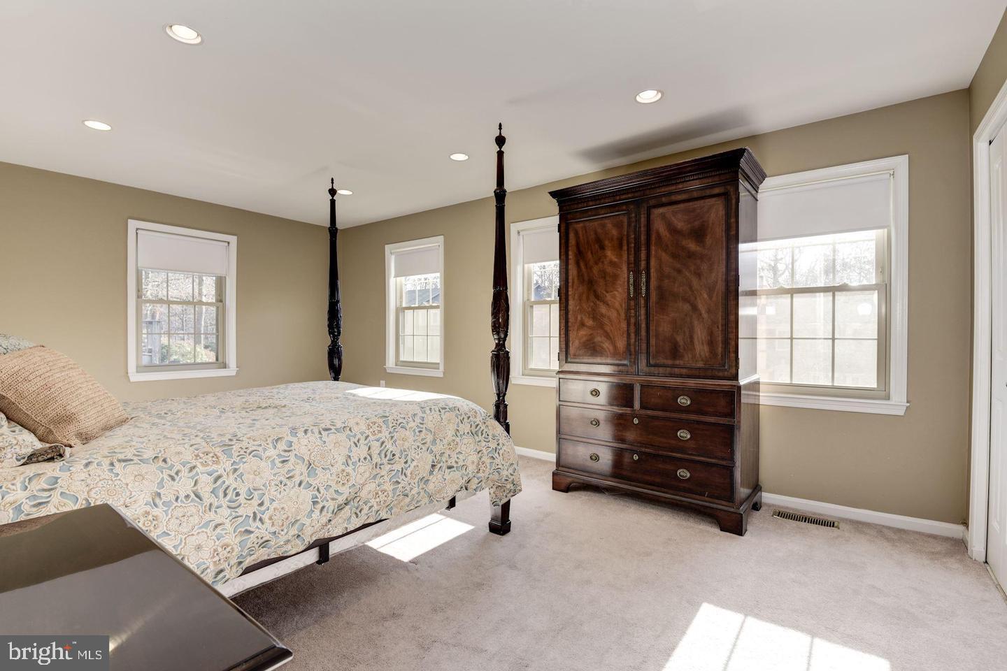 CROWNLEIGH - Residential