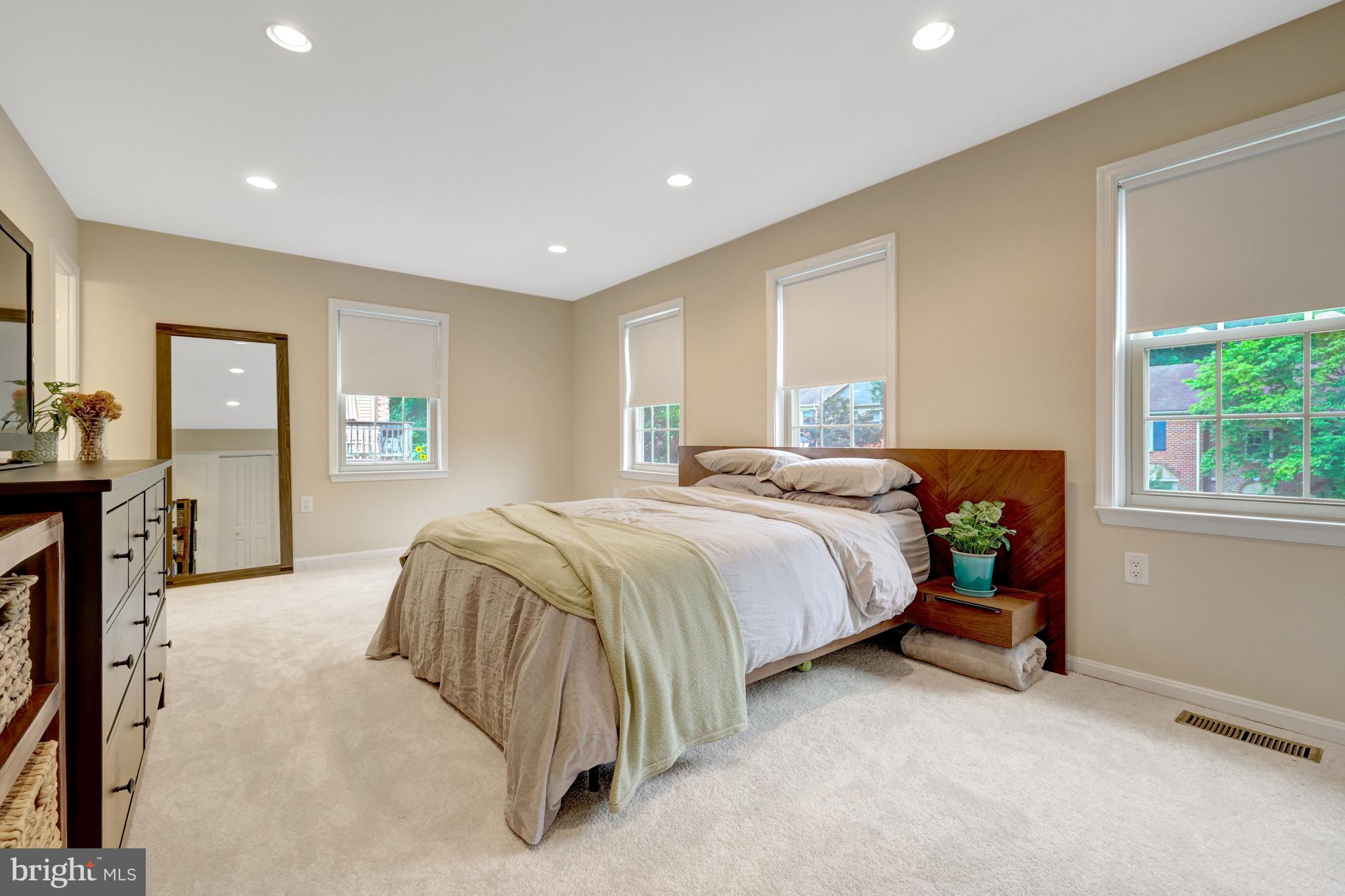 CROWNLEIGH - Residential