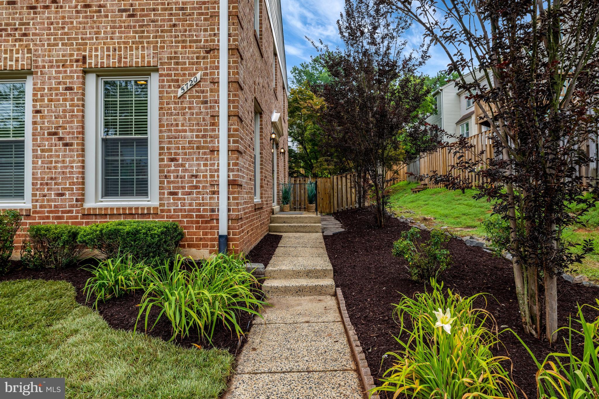 CROWNLEIGH - Residential