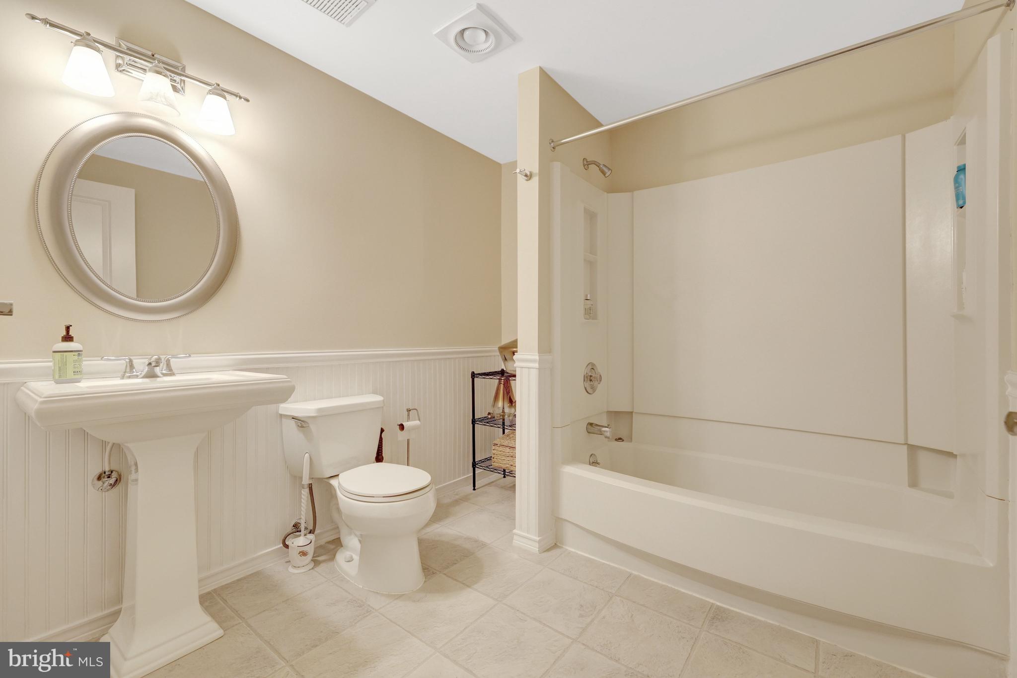 CROWNLEIGH - Residential