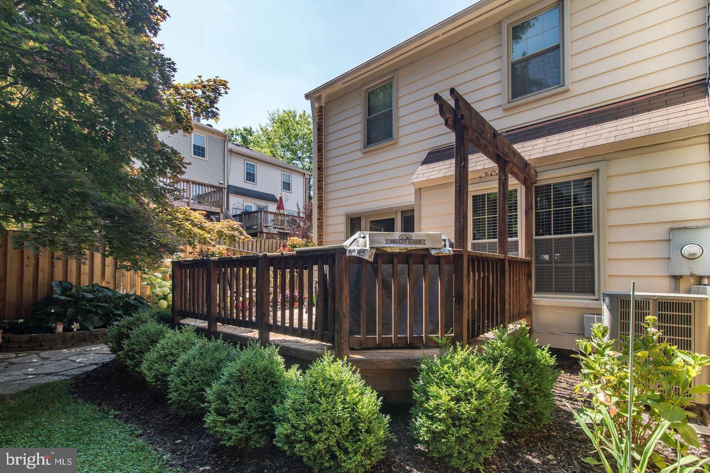 CROWNLEIGH - Residential