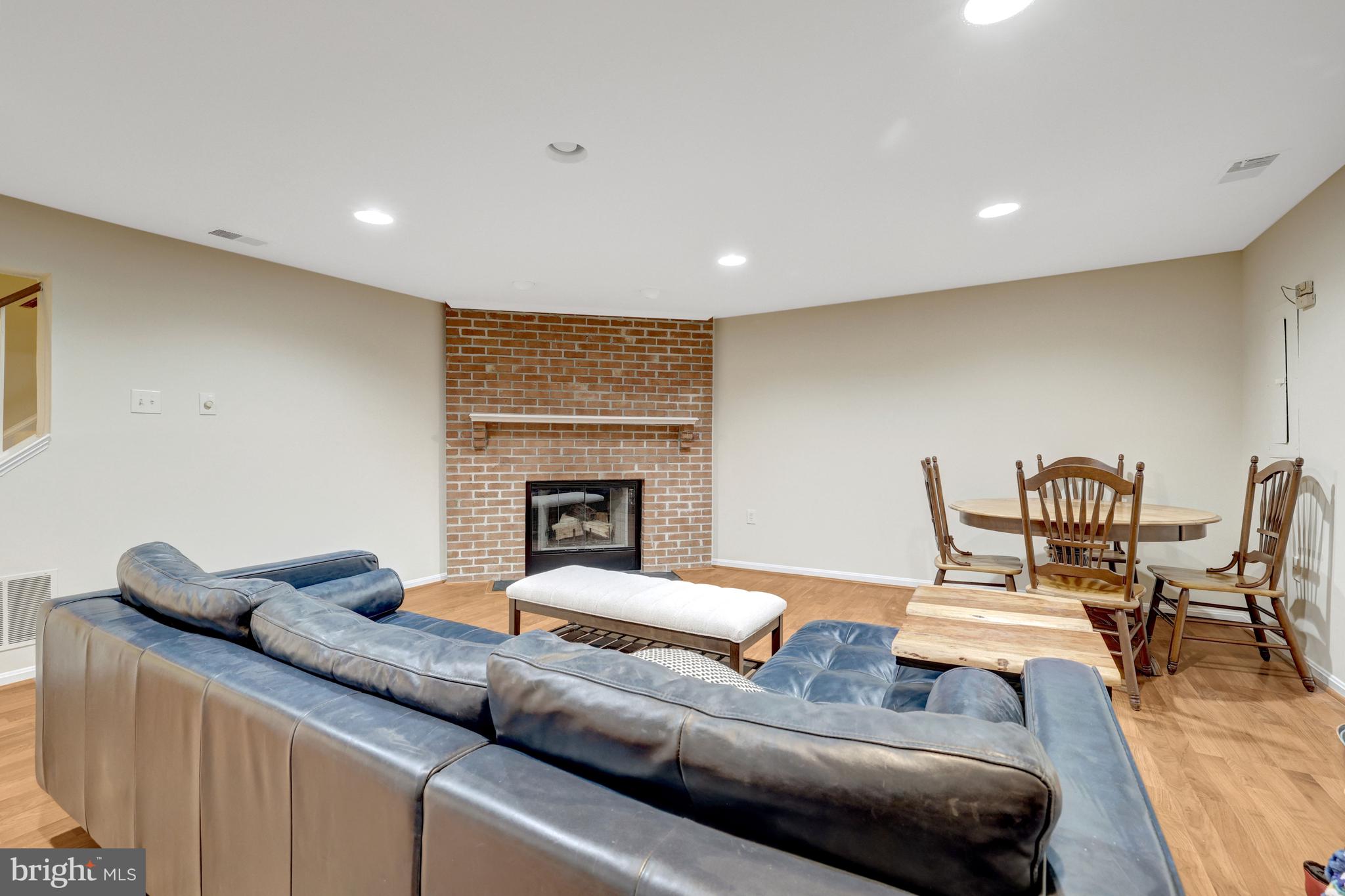 CROWNLEIGH - Residential