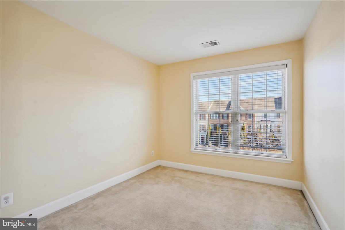 COPPERMINE CROSSING - Residential Lease