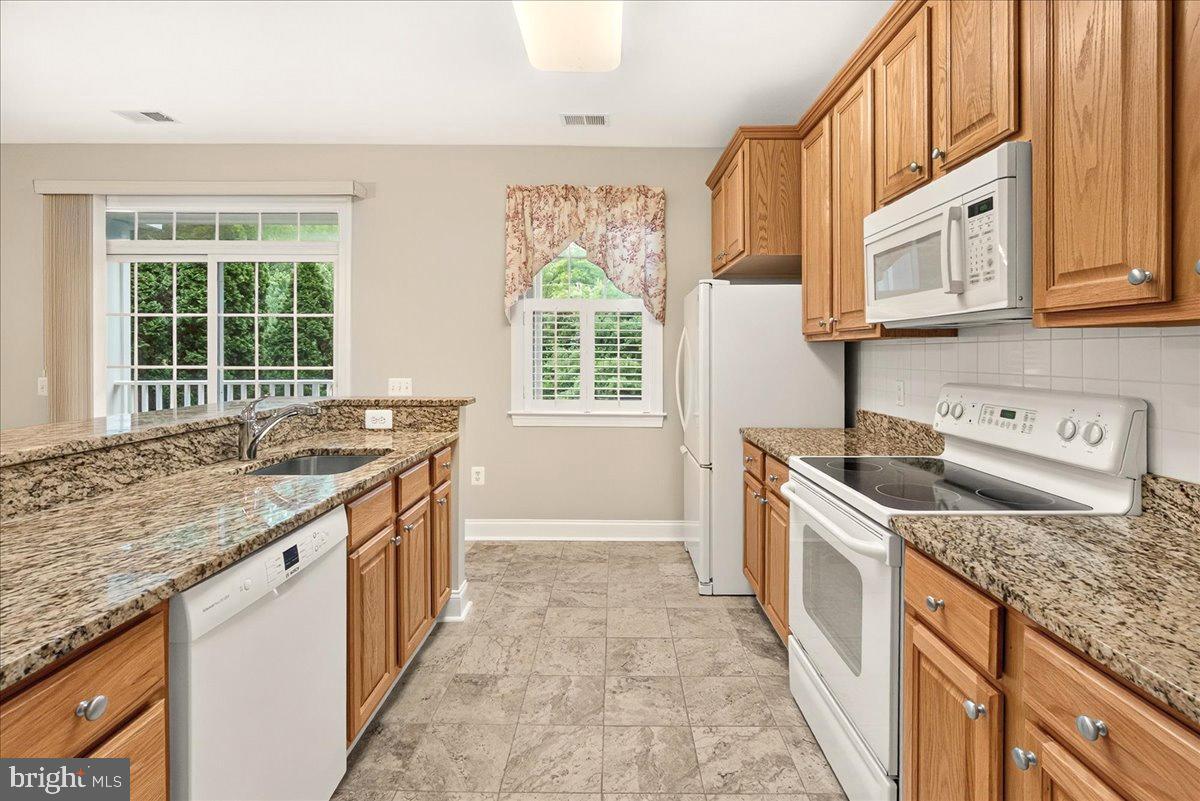MEADOW RIDGE VILLAS CODM - Residential