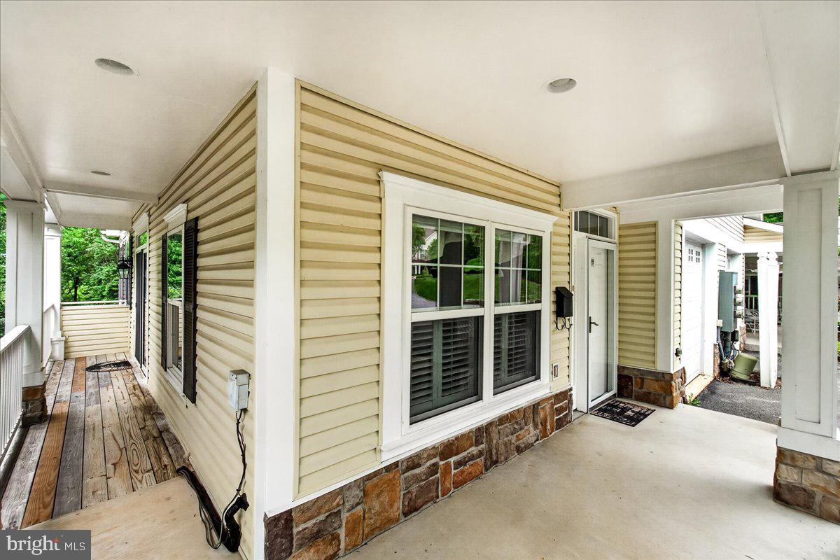 MEADOW RIDGE VILLAS CODM - Residential