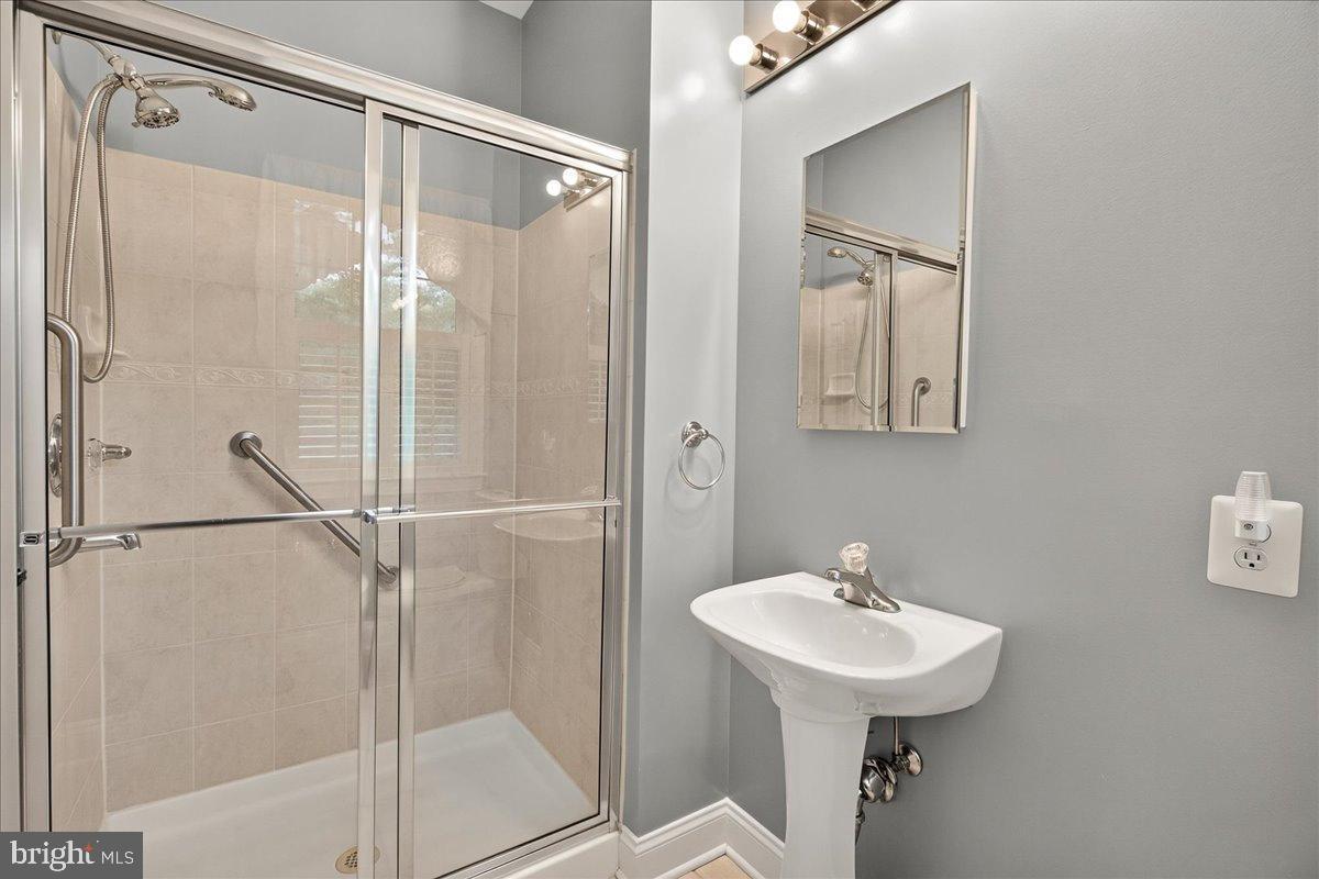 MEADOW RIDGE VILLAS CODM - Residential