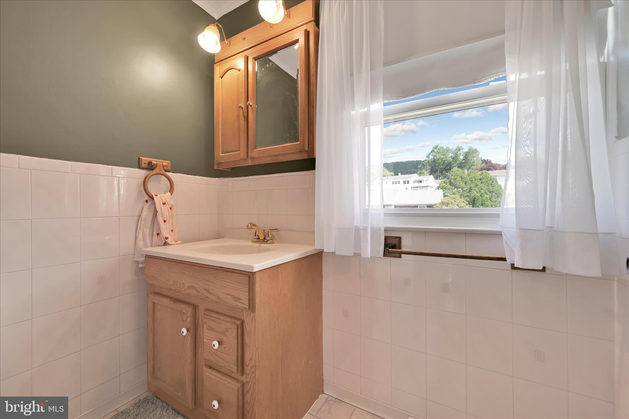 FOREST HILLS - Residential