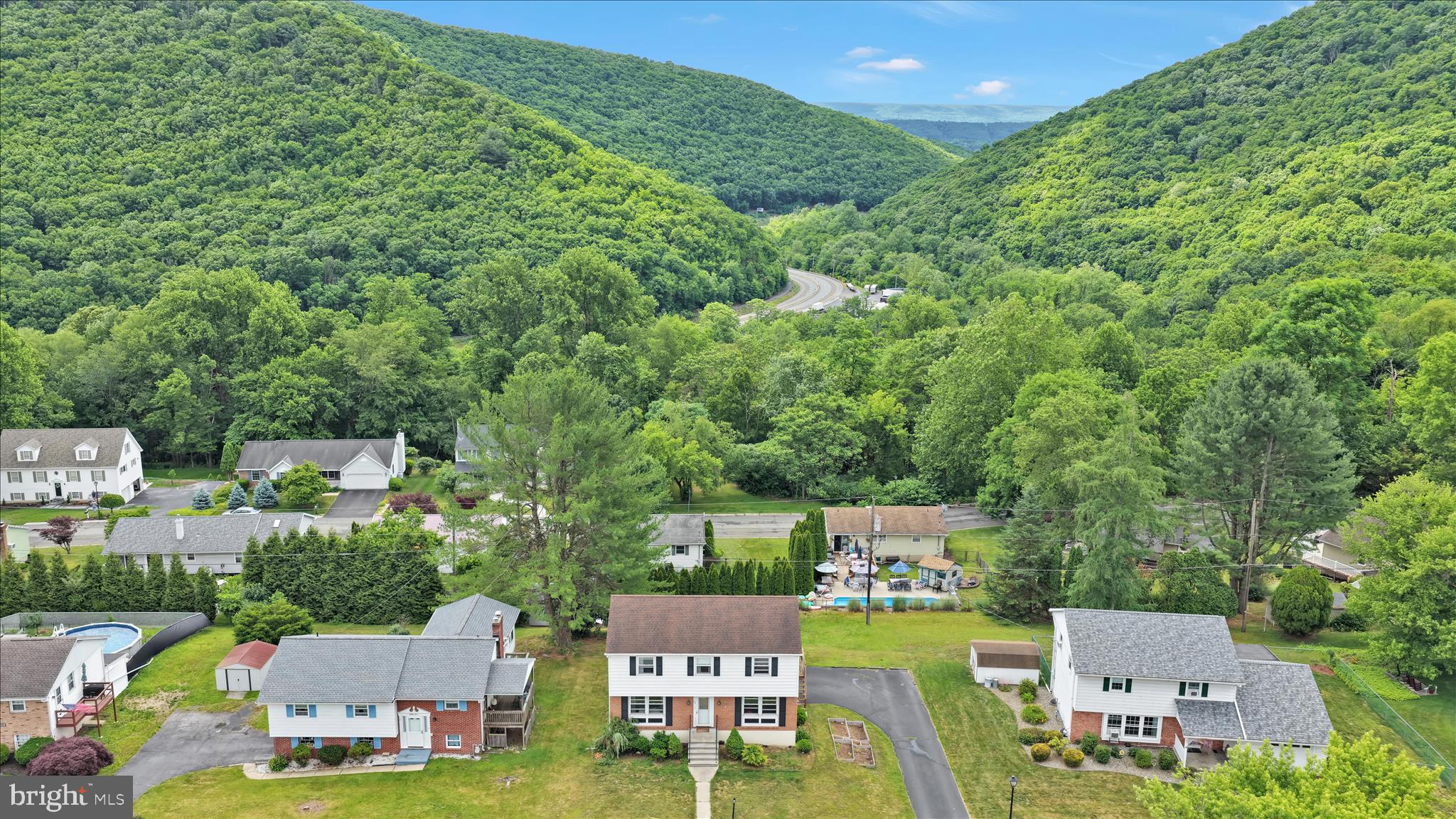 FOREST HILLS - Residential