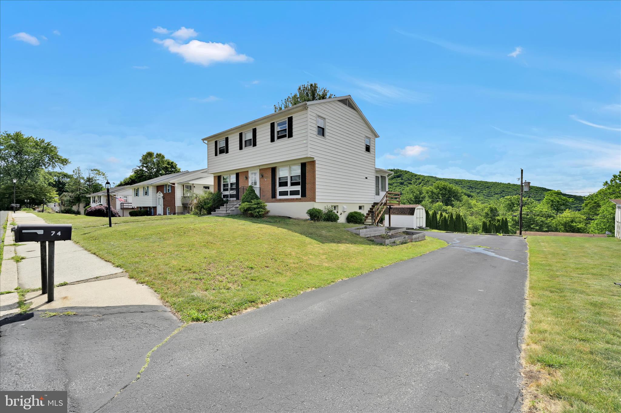 FOREST HILLS - Residential