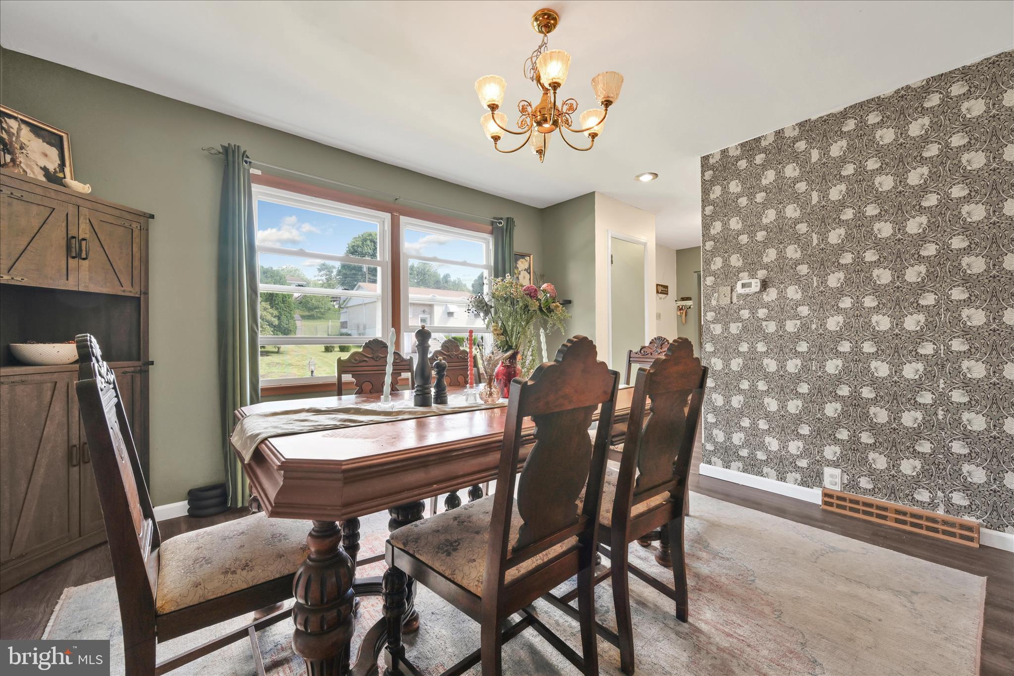 FOREST HILLS - Residential