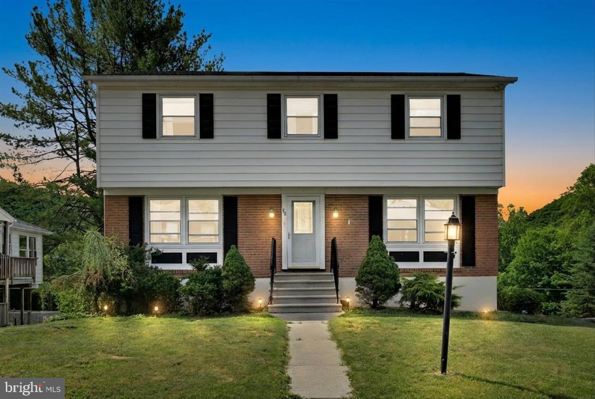 FOREST HILLS - Residential