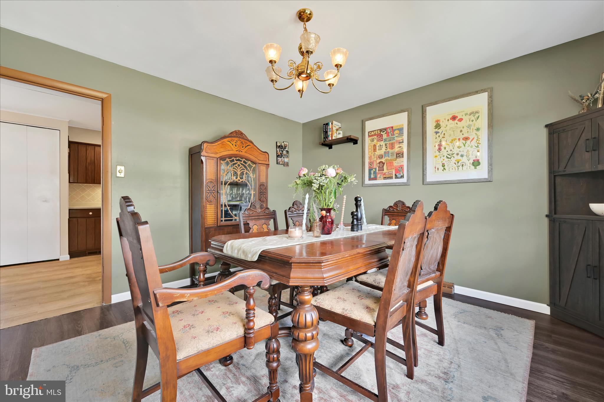 FOREST HILLS - Residential