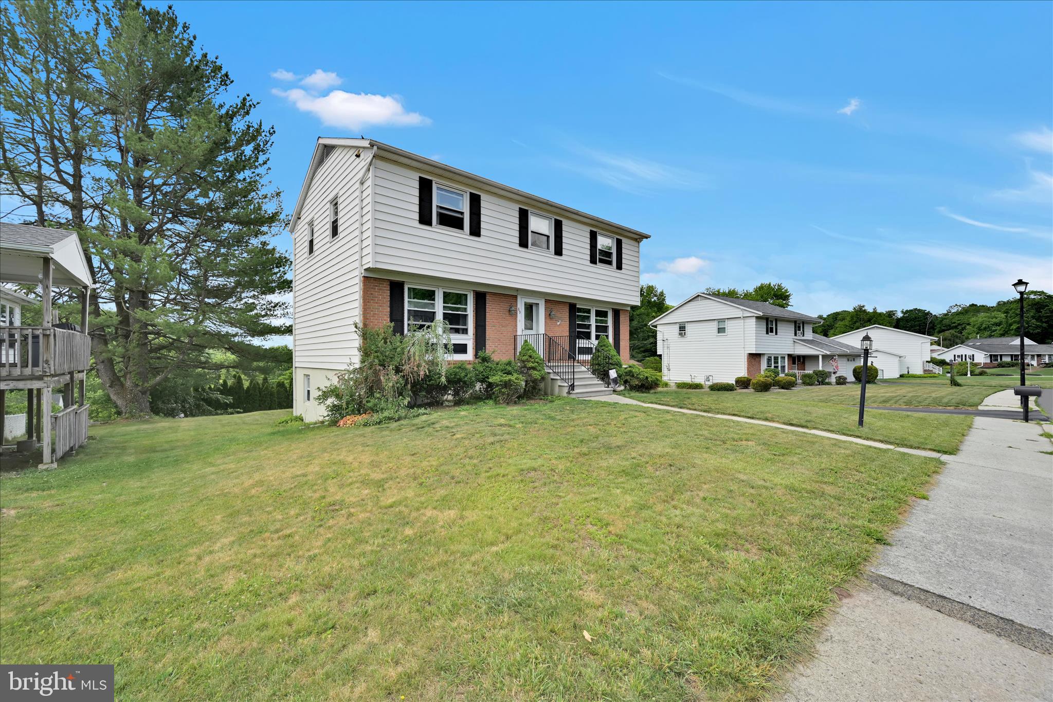FOREST HILLS - Residential