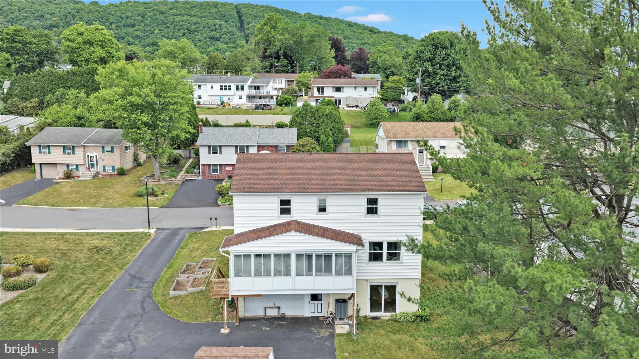 FOREST HILLS - Residential