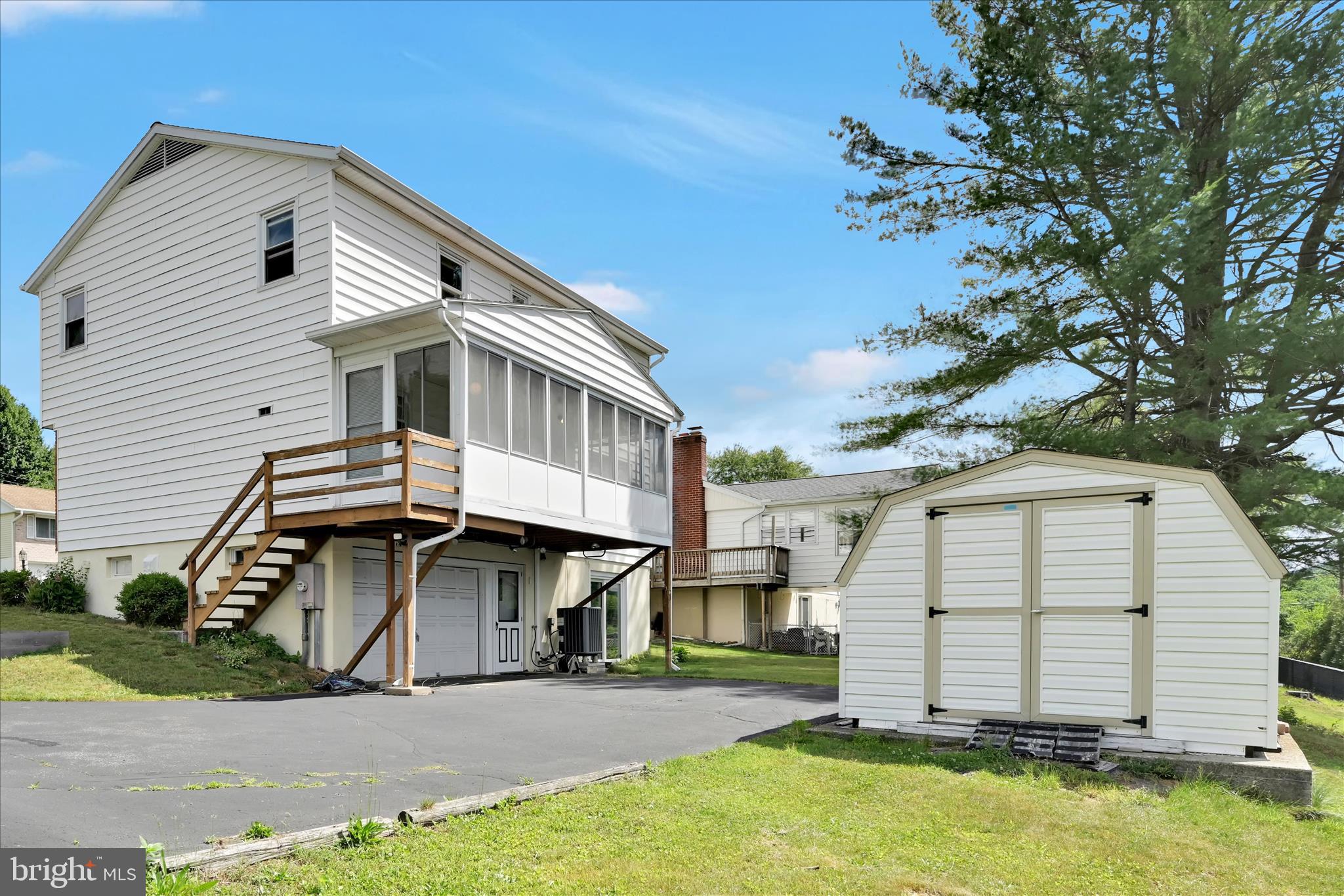 FOREST HILLS - Residential