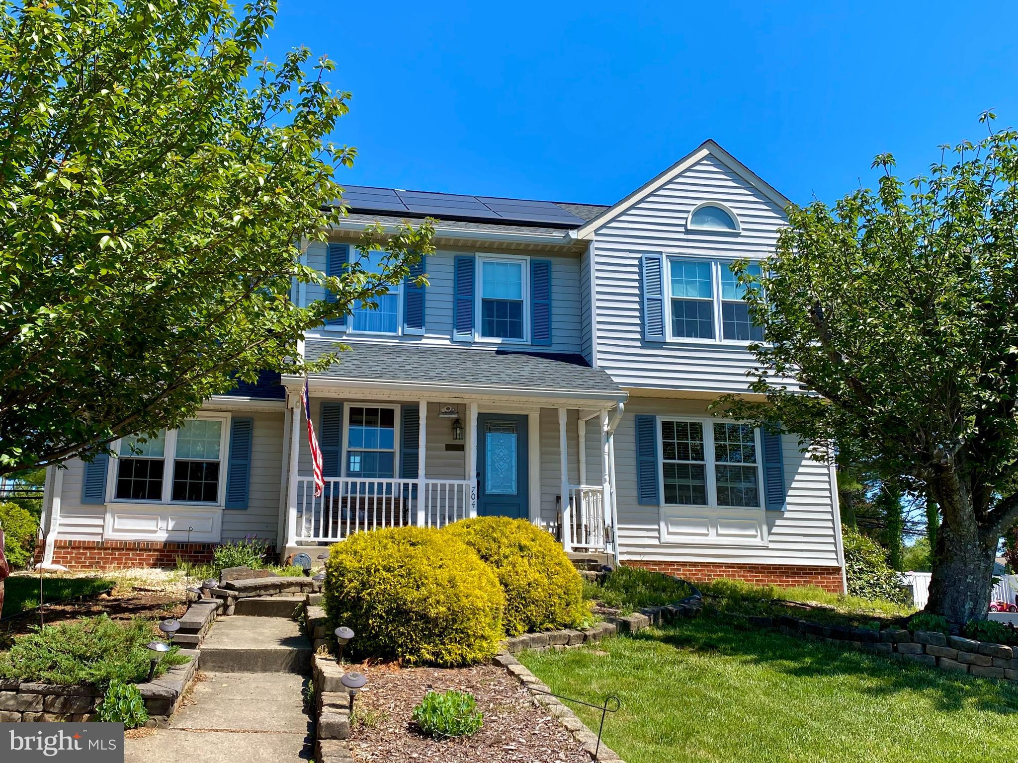 Sought-after Brentwood Park Community - Wonderful Colonial Style Home nestled in a Private Court Location w/3 Levels, 3 Bedrooms, 2.5 Baths...more Details to Come Soon!