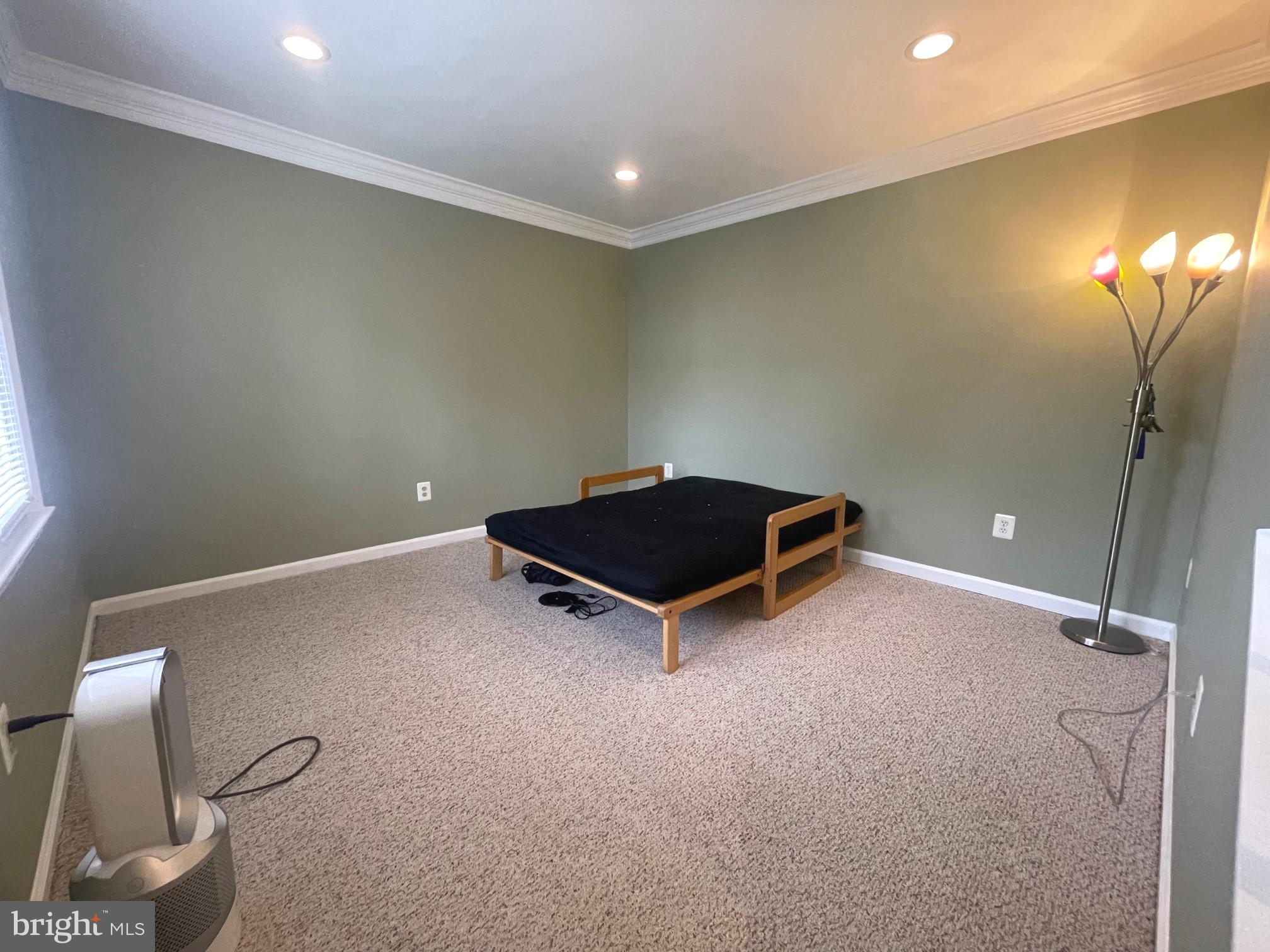 FIVE OAKS ESTATES - Residential Lease
