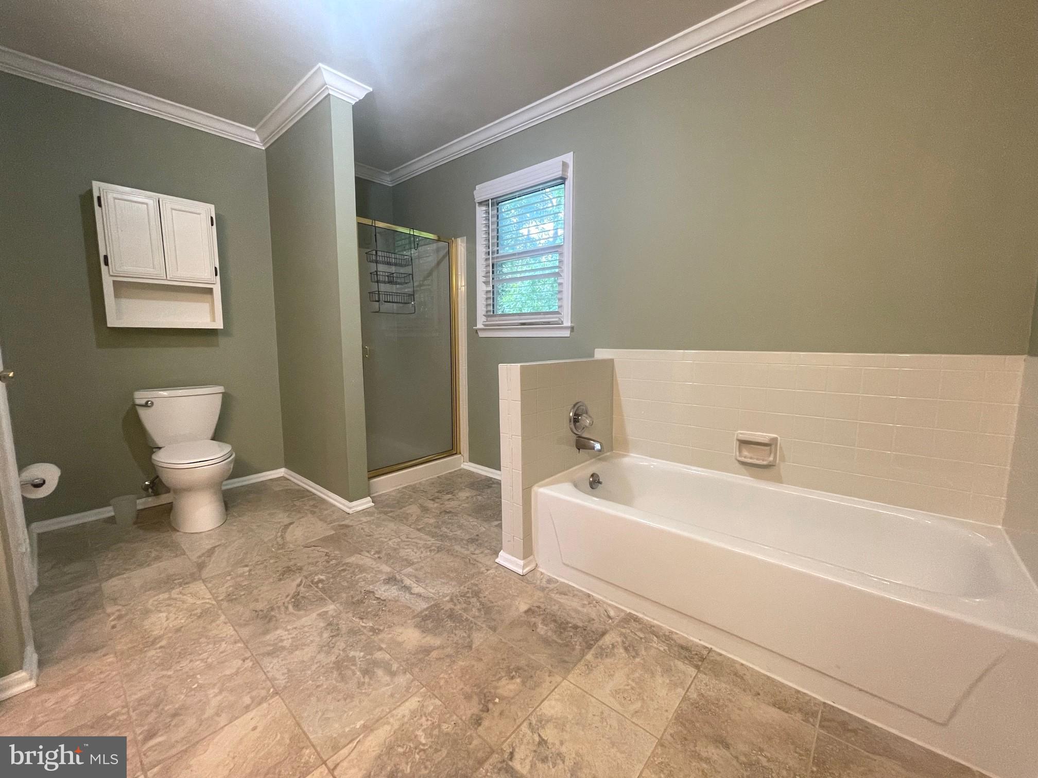 FIVE OAKS ESTATES - Residential Lease