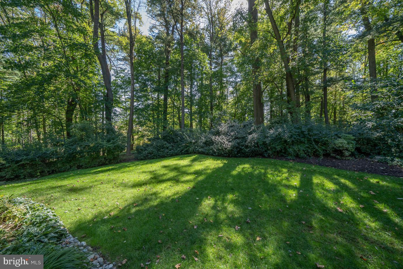 EARLES LAKE - Residential