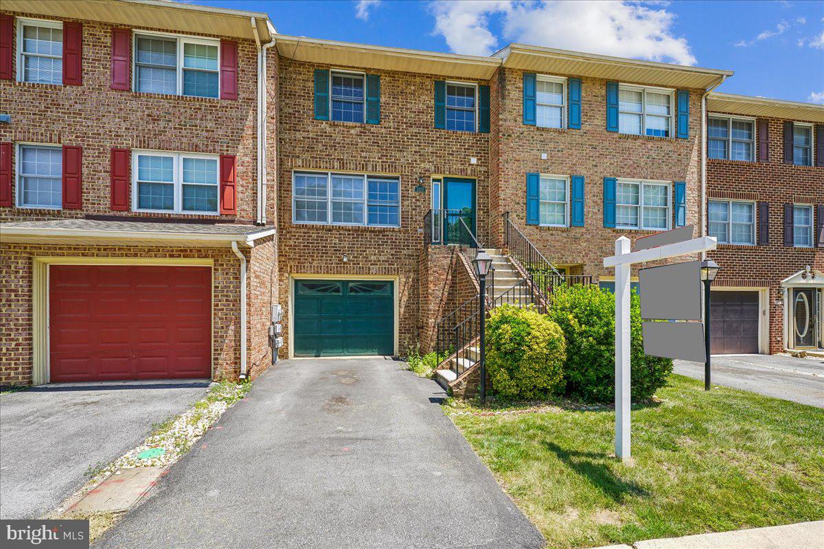 NORTH GATE TOWNE HOMES - Residential